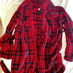 Bath robe black and red